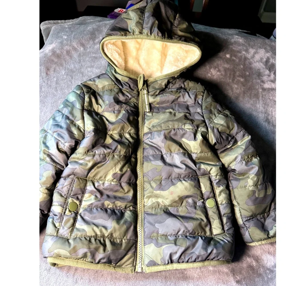 Cat & Jack Toddler 2T Camo Puffer Jacket Faux Shearling Lined Hooded Green Coat